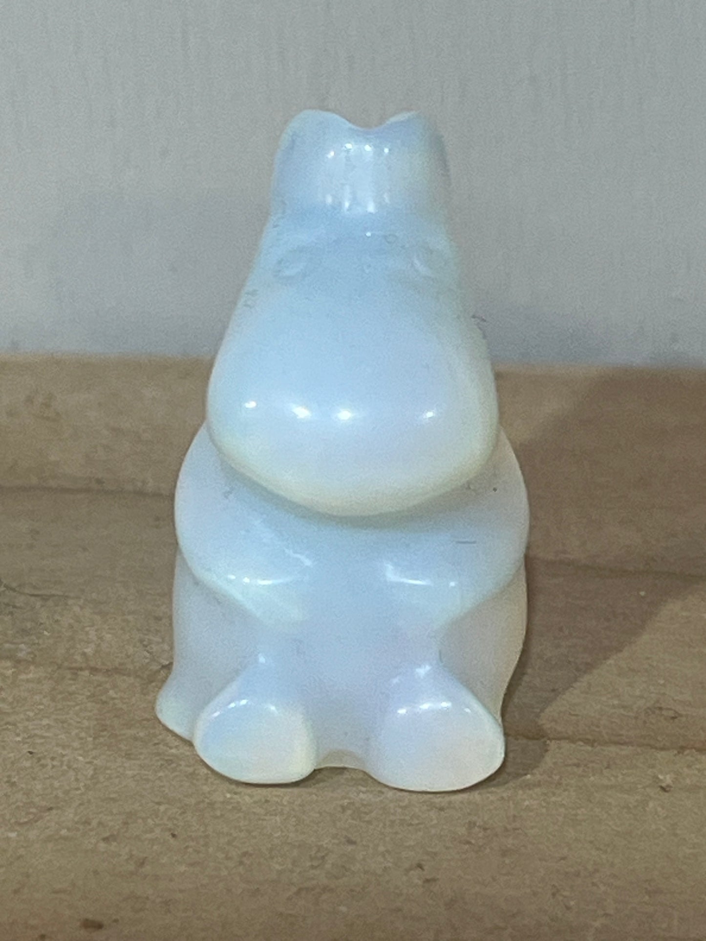 🦛 Opalite Hippo Carving – Joy, Peace & Emotional Flow