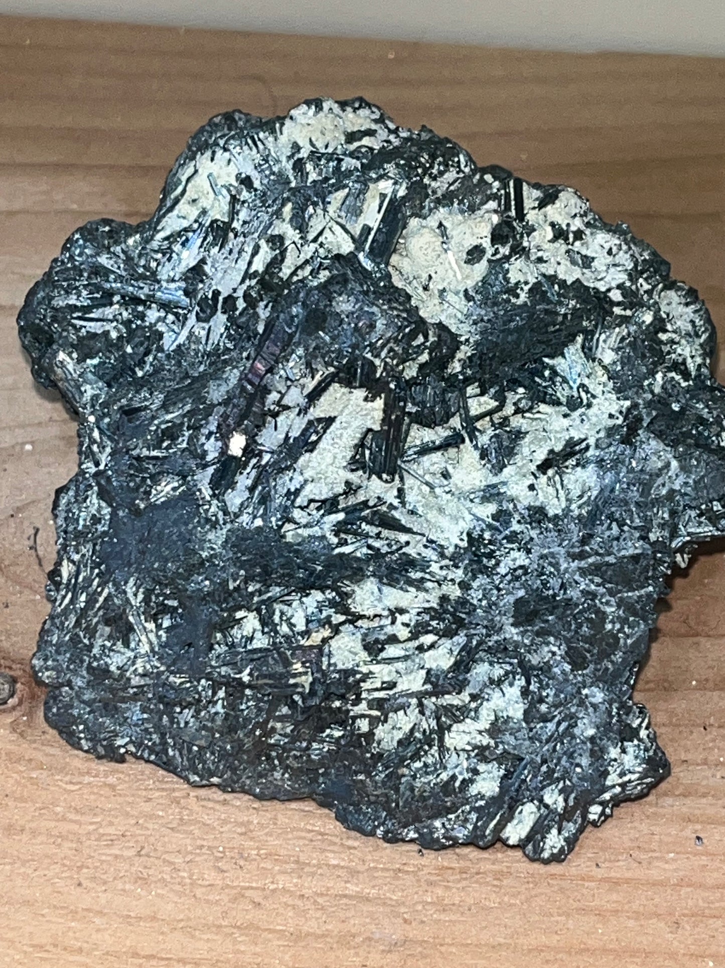 🪄 Stibnite Cluster – 1.6kg