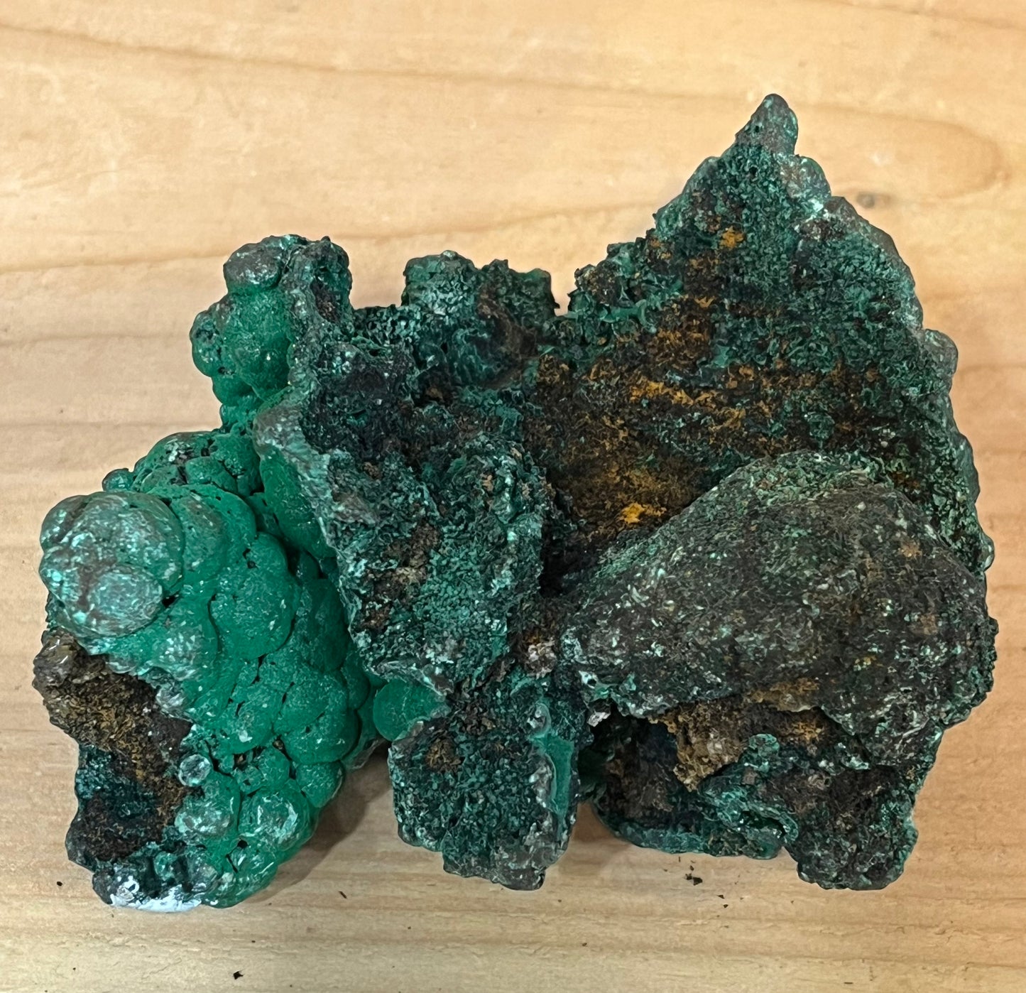 Malachite raw specimen