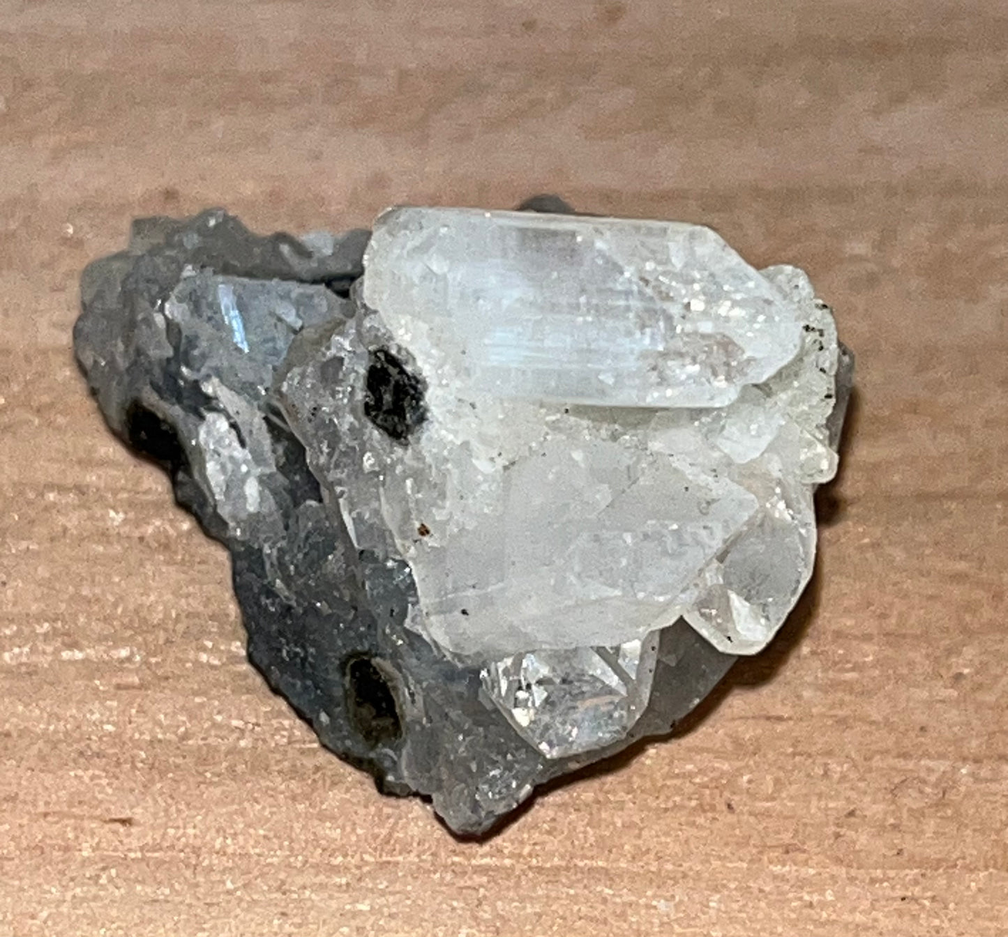 Raw crystal: Apophyllite