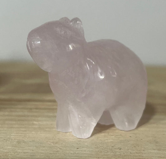 🩷 Rose Quartz Capybara Carving
Calm • Compassion • Emotional Healing