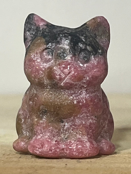 Rhodonite Cat – Symbol of Love, Calm & Emotional Healing
