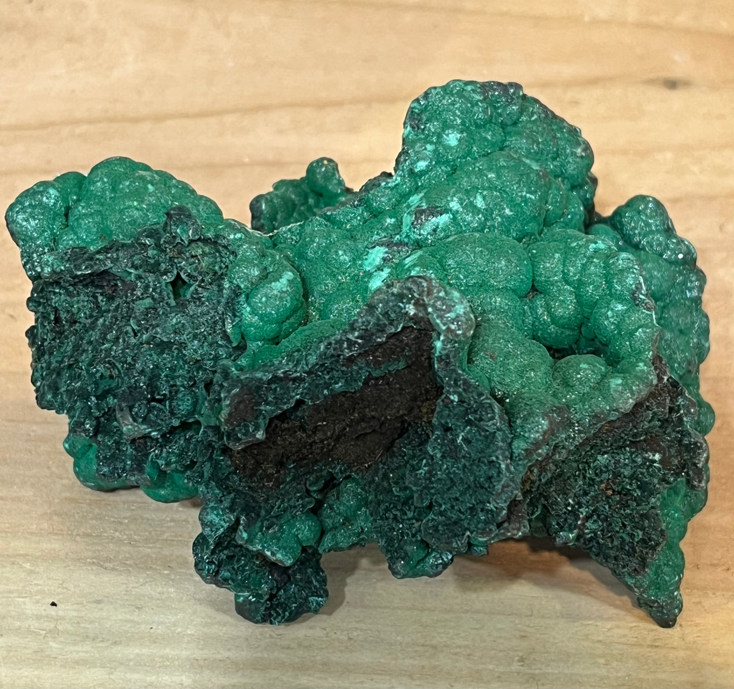 Malachite raw specimen