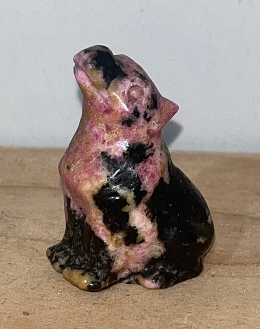 🐺 Rhodonite Wolf – Healing, Self-Worth & Spiritual Strength