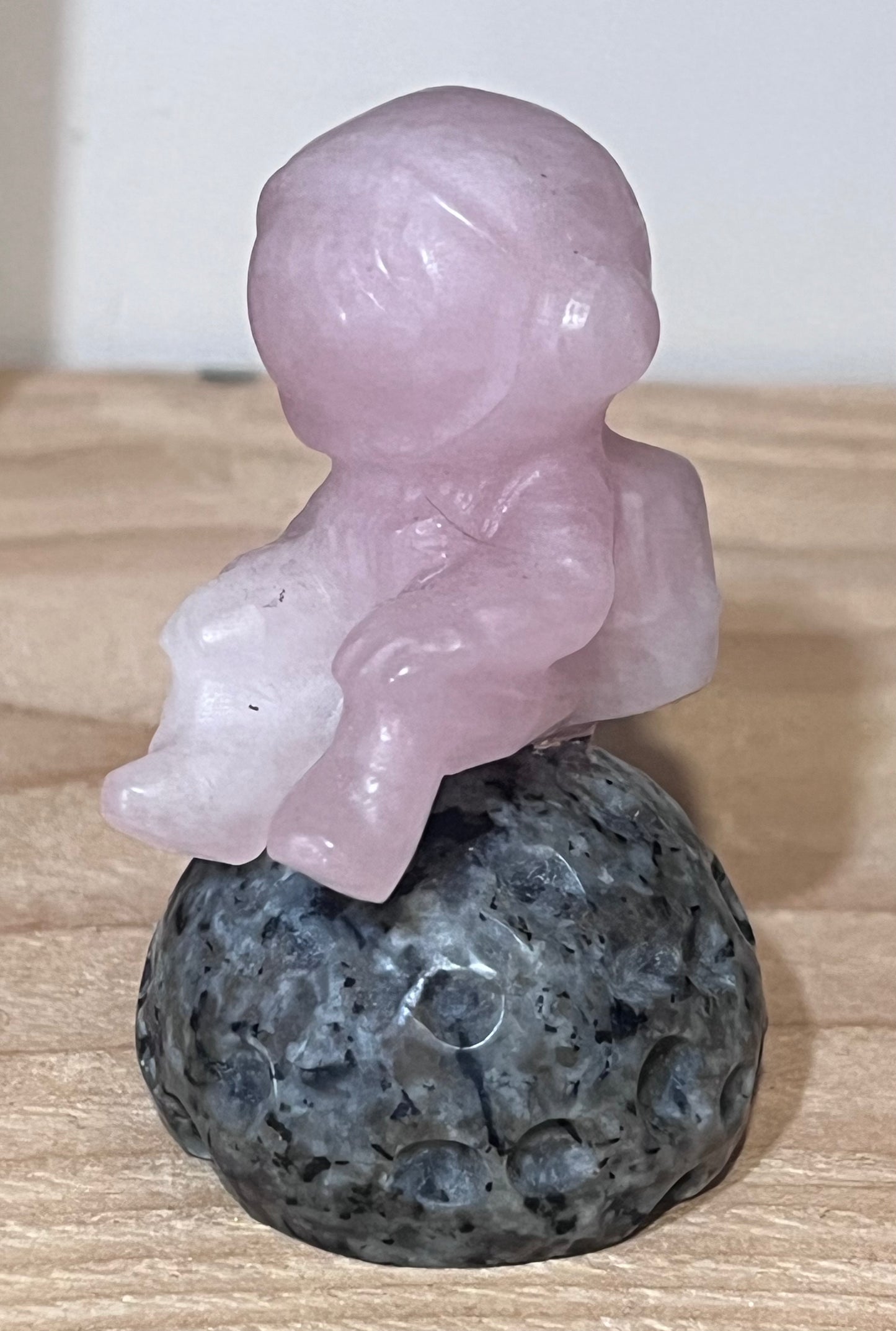 🌙 Rose Quartz Astronaut on Yooperlite Moon