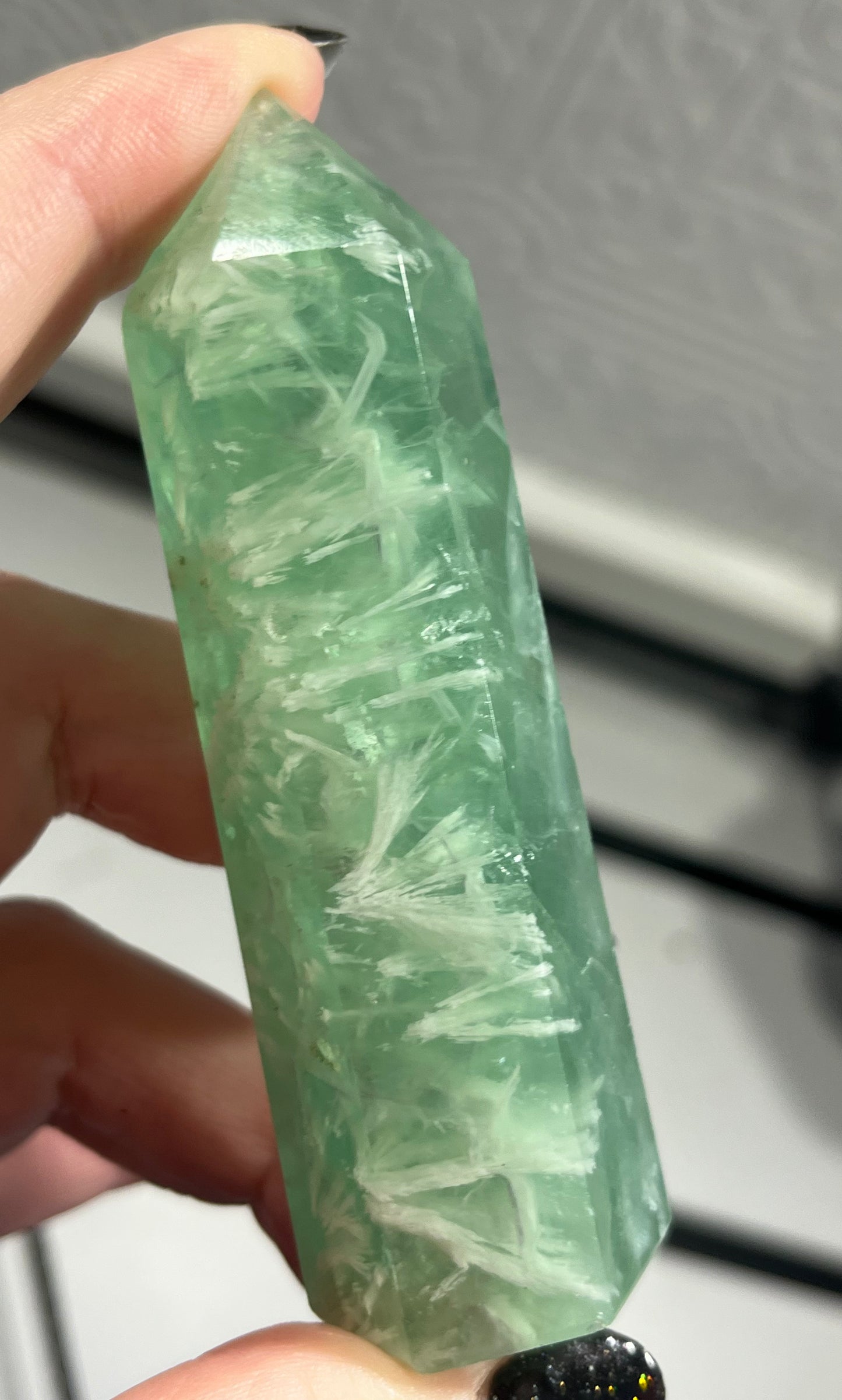 💚 Feather Fluorite Tower — Heart Healing & Emotional Soothing