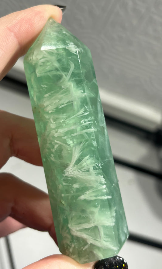 💚 Feather Fluorite Tower — Heart Healing & Emotional Soothing
