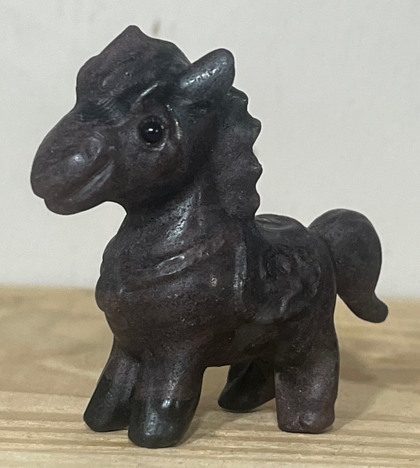 Garnet Horse Carving – Vitality, Passion & Determination