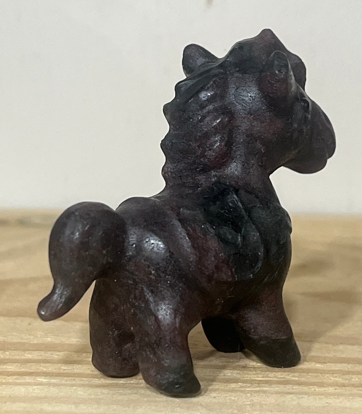 Garnet Horse Carving – Vitality, Passion & Determination