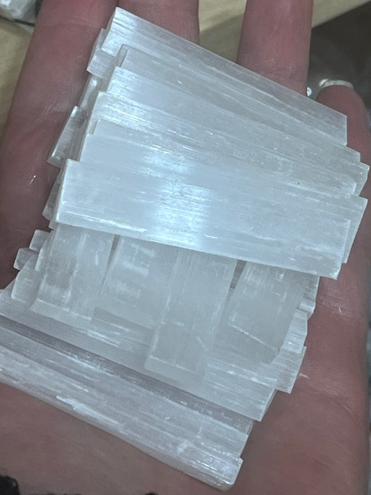🤍 Mini Selenite Stick – Energy Cleanser for Just £0.95! 🌙
