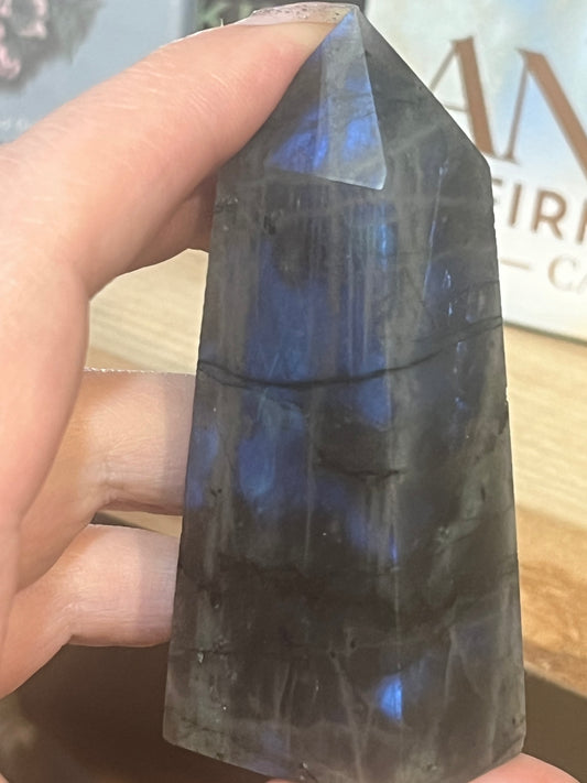 🌌 Labradorite Tower – Intuition & Protection Obelisk