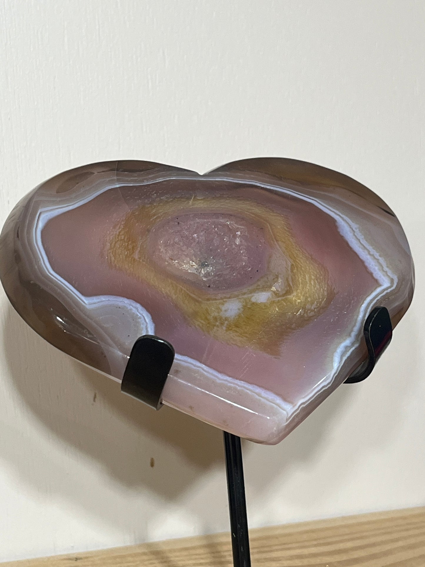 Agate Heart on Stand – Grounding & Emotional Balance