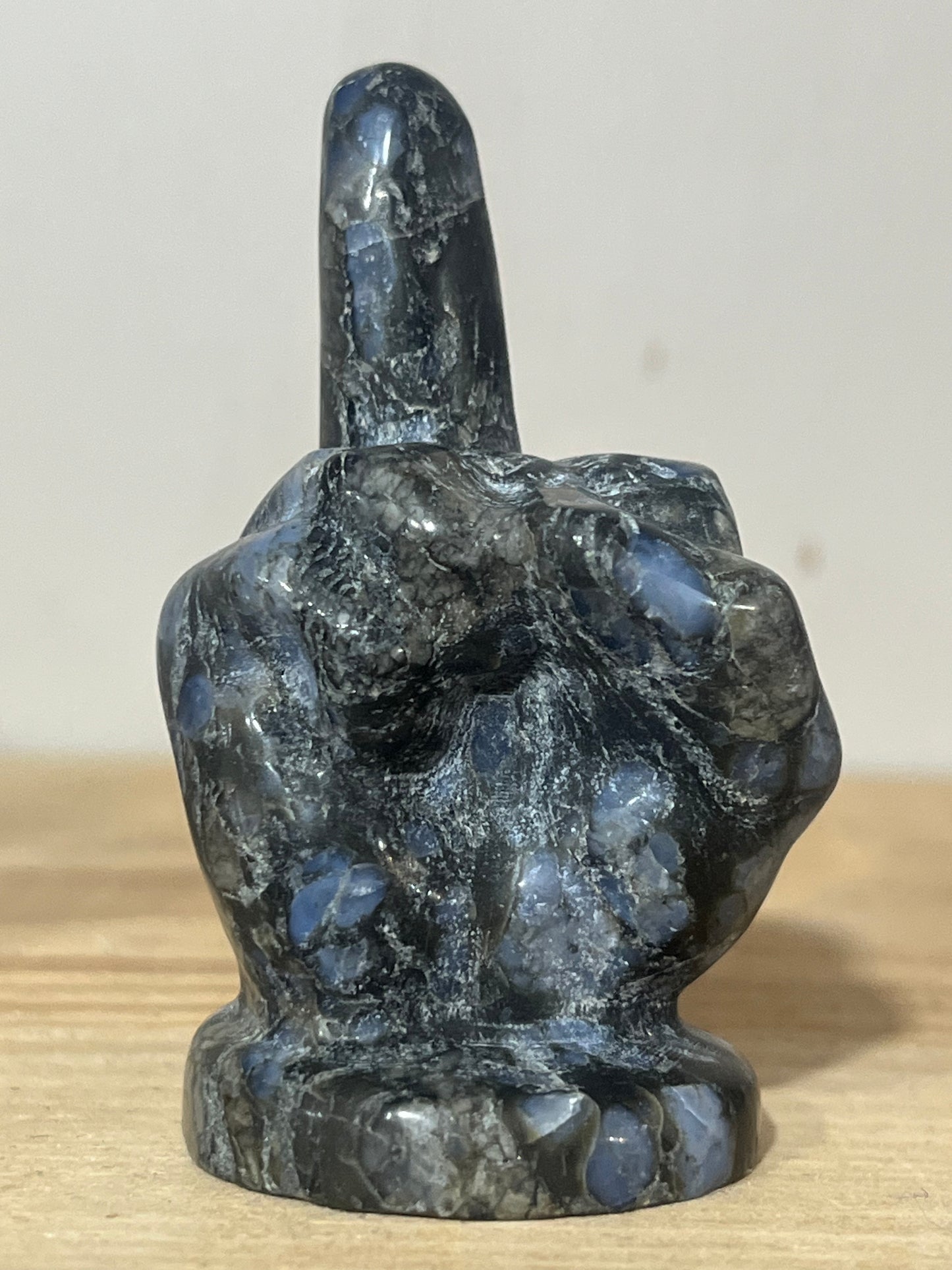 🌈 Que Sera Middle Finger Carving
Empowerment • Positivity • Letting Go