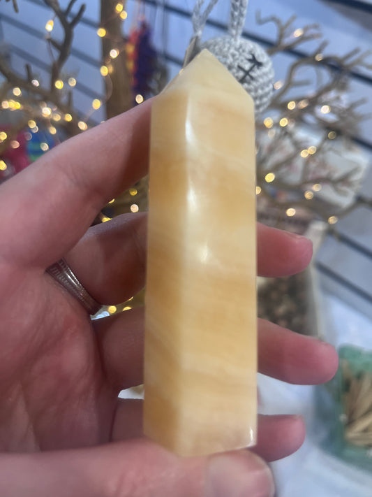 🧡 Orange Calcite Point | Confidence • Joy • Creativity