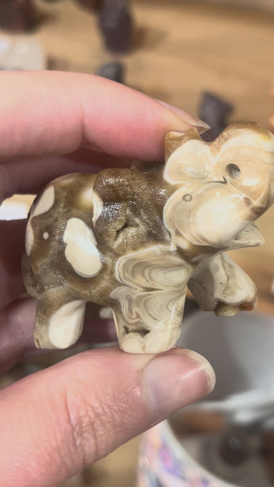 🐘 Chocolate Calcite Elephant | Grounding • Comfort • Confidence